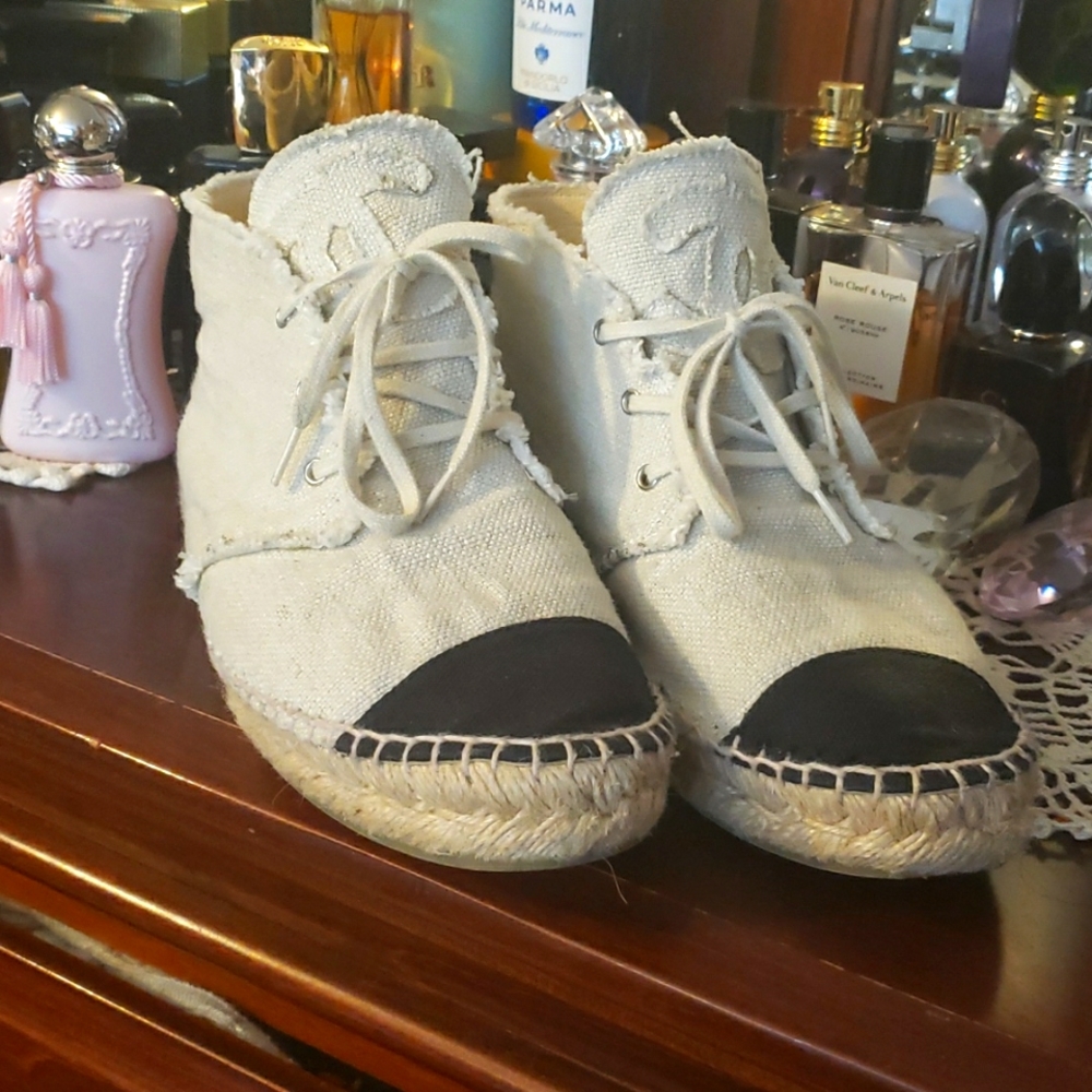Chanel Lace Up High Top Espadrilles sz 40 beige black